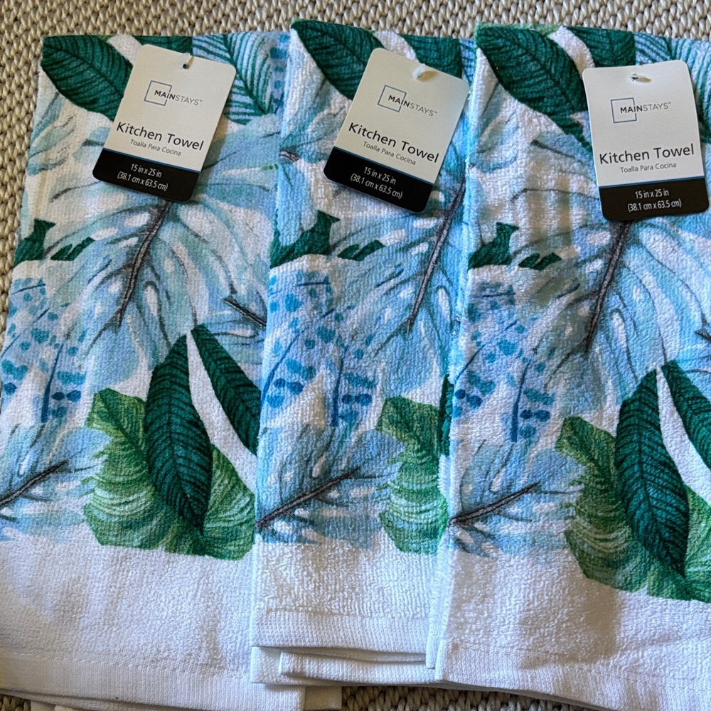 Towels kitchen 3 new 15”x 25” Mainstays